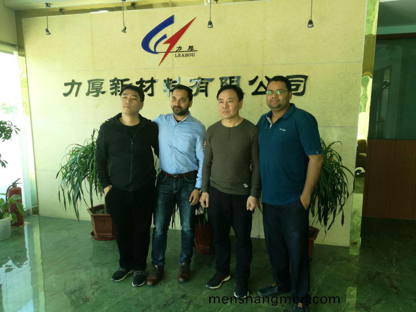 印度(du)aistrendz皮(pi)革(ge)廠總經理Ashfaq Ansari等人來(lai)我(wo)公(gong)司(si)洽(qia)談業(ye)務