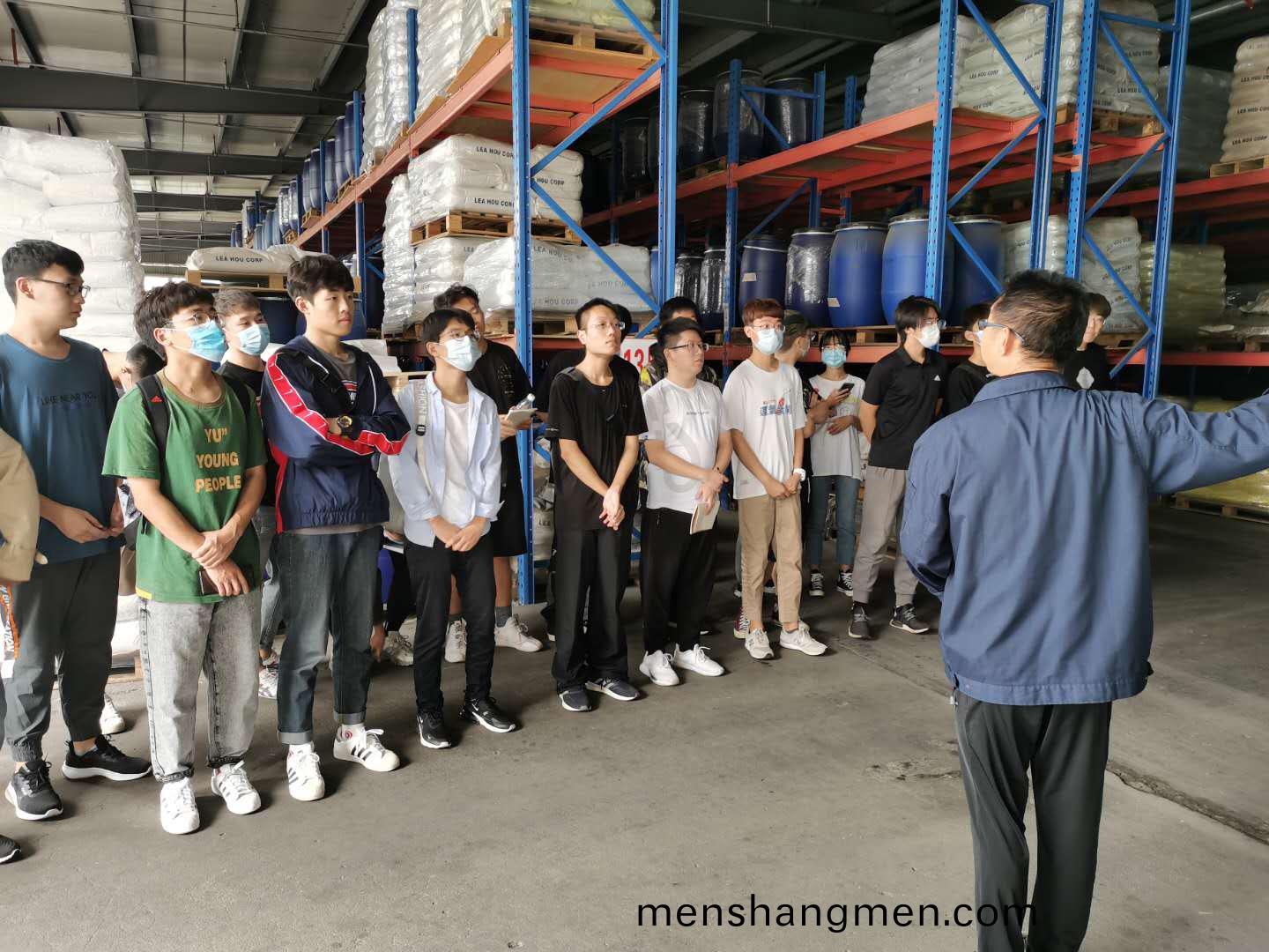 齊魯工業大學師(shi)生一(yi)行來(lai)我公(gong)司蓡觀(guan)學習